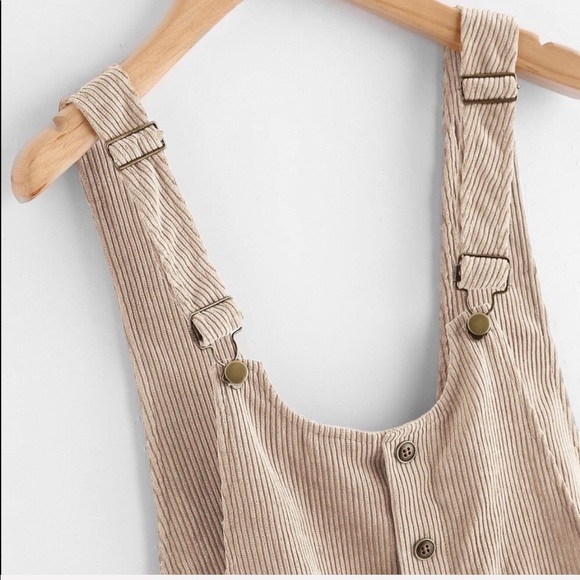 Buttoned Corduroy Romper Overall - Picture 3 of 6